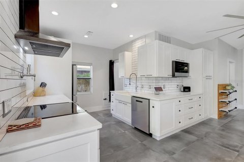 Villa ou maison à vendre à Sarasota, Floride: 4 chambres, 219.16 m2 № 1590375 - photo 17