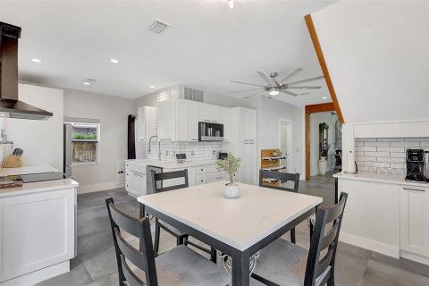 Villa ou maison à vendre à Sarasota, Floride: 4 chambres, 219.16 m2 № 1590375 - photo 16