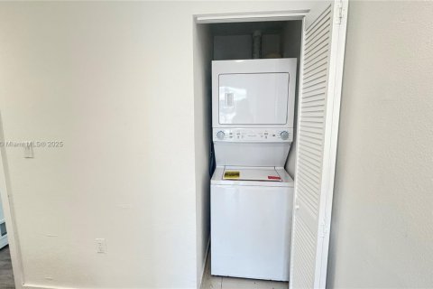 Adosado en alquiler en Homestead, Florida, 3 dormitorios, 133.22 m2 № 1924500 - foto 8