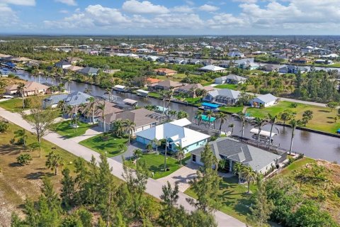 Casa en venta en Port Charlotte, Florida, 3 dormitorios, 190.08 m2 № 1530861 - foto 4