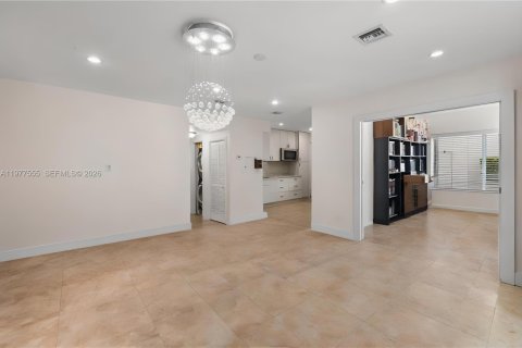 Copropriété à vendre à Miami Beach, Floride: 3 chambres, 113.34 m2 № 2041122 - photo 3