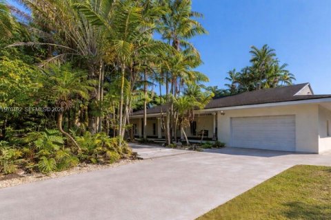 Casa en venta en Miami, Florida, 5 dormitorios, 208.47 m2 № 2040775 - foto 5