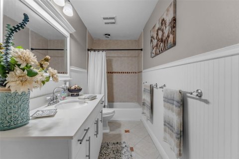 Casa en venta en Miami, Florida, 5 dormitorios, 208.47 m2 № 2040775 - foto 18