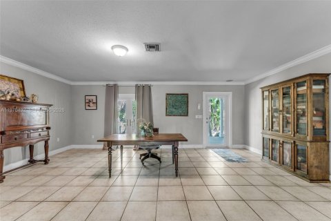 Casa en venta en Miami, Florida, 5 dormitorios, 208.47 m2 № 2040775 - foto 8