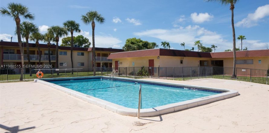 Condo in Oakland Park, Florida, 3 bedrooms  № 2050661