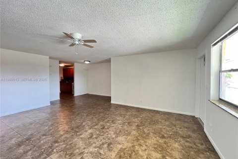 Condo in Oakland Park, Florida, 3 bedrooms  № 2050661 - photo 3