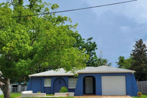 House in Hudson, Florida 2 bedrooms, 98.85 sq.m. № 1796605 - photo 1