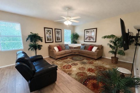 Casa en venta en New Smyrna Beach, Florida, 3 dormitorios, 165.92 m2 № 2277590 - foto 6
