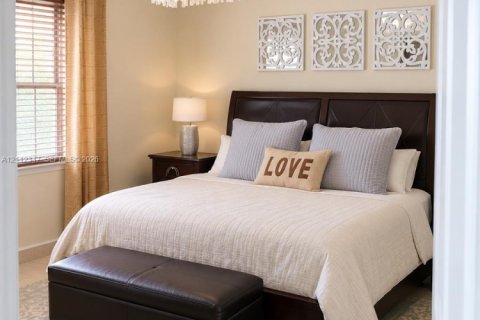 Villa ou maison à louer à Miami Lakes, Floride: 3 chambres, 162.39 m2 № 2432531 - photo 5