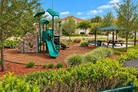 Villa ou maison à louer à Miami Lakes, Floride: 3 chambres, 162.39 m2 № 2432531 - photo 12