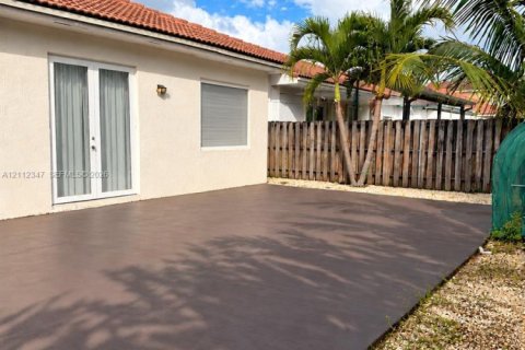 Villa ou maison à louer à Miami Lakes, Floride: 3 chambres, 162.39 m2 № 2432531 - photo 14