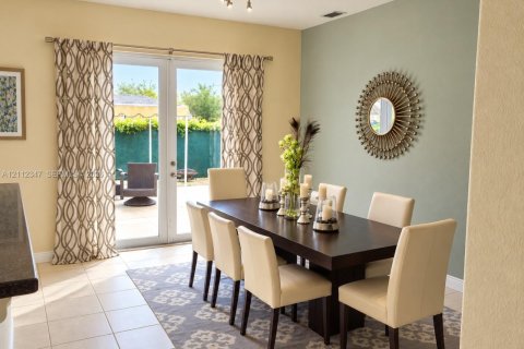 Villa ou maison à Miami Lakes, Floride 3 chambres, 162.39 m2 № 2432531