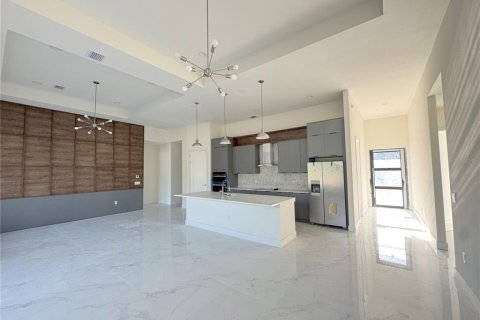 House in Punta Gorda, Florida 4 bedrooms, 200.02 sq.m. № 2108950 - photo 5