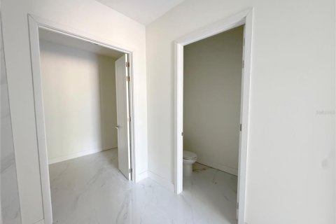 House in Punta Gorda, Florida 4 bedrooms, 200.02 sq.m. № 2108950 - photo 21