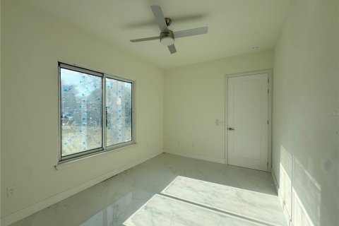 House in Punta Gorda, Florida 4 bedrooms, 200.02 sq.m. № 2108950 - photo 8