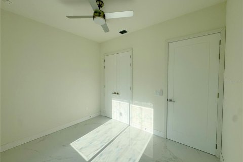 House in Punta Gorda, Florida 4 bedrooms, 200.02 sq.m. № 2108950 - photo 12