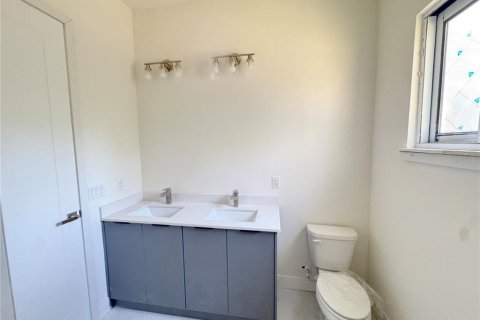 House in Punta Gorda, Florida 4 bedrooms, 200.02 sq.m. № 2108950 - photo 17