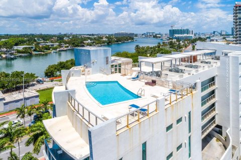 Copropriété à louer à Miami Beach, Floride: 2 chambres, 99.59 m2 № 2247443 - photo 8