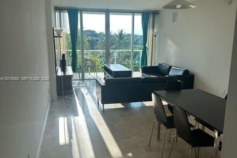 Copropriété à louer à Miami Beach, Floride: 2 chambres, 99.59 m2 № 2247443 - photo 5