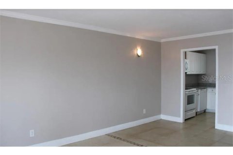 Touwnhouse à louer à Tampa, Floride: 2 chambres, 86.21 m2 № 2430892 - photo 10