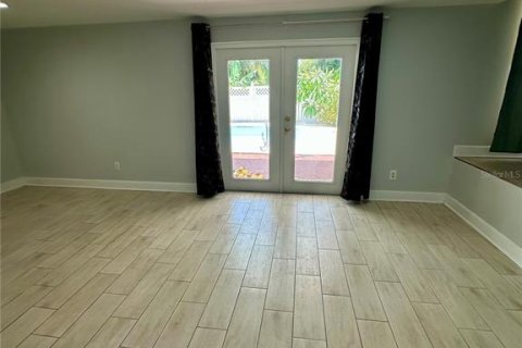 House in Tampa, Florida 4 bedrooms, 183.2 sq.m. № 1866322 - photo 19