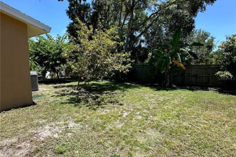 House in Tampa, Florida 4 bedrooms, 183.2 sq.m. № 1866322 - photo 20