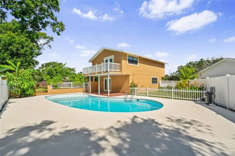 House in Tampa, Florida 4 bedrooms, 183.2 sq.m. № 1866322 - photo 24