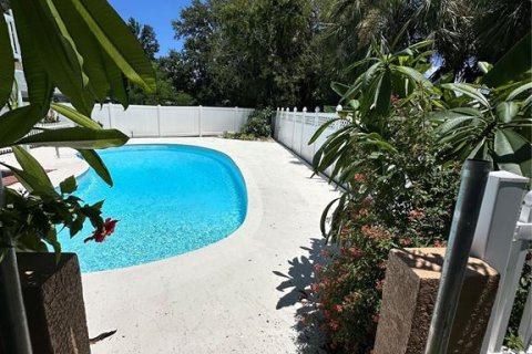 House in Tampa, Florida 4 bedrooms, 183.2 sq.m. № 1866322 - photo 8