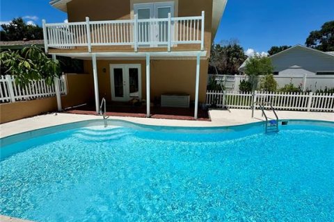 House in Tampa, Florida 4 bedrooms, 183.2 sq.m. № 1866322 - photo 11