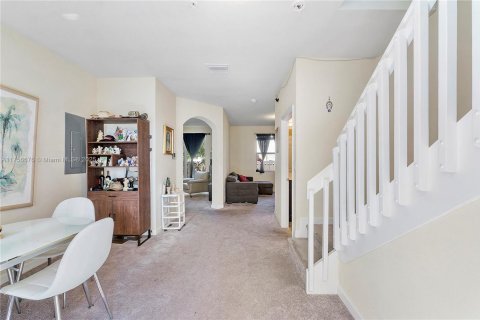 Touwnhouse à vendre à Homestead, Floride: 3 chambres, 141.49 m2 № 2153737 - photo 2