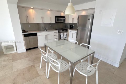 Apartamento en alquiler en Miami Beach, Florida, 1 dormitorio, 83.61 m2 № 1933017 - foto 2