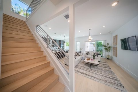 House in Sarasota, Florida 6 bedrooms, 254.83 sq.m. № 1246814 - photo 25