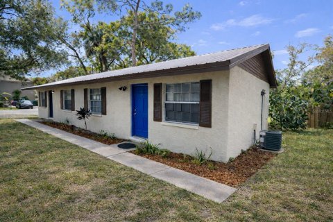 Propiedad comercial en Tampa, Florida 15 dormitorios, 535.4 m2 № 2108678