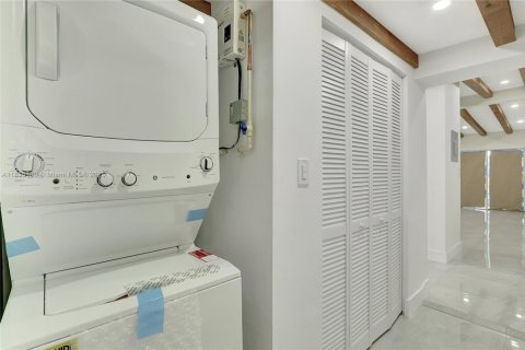 House in Fort Lauderdale, Florida 3 bedrooms, 89.93 sq.m. № 1814213 - photo 13