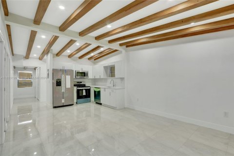 House in Fort Lauderdale, Florida 3 bedrooms, 89.93 sq.m. № 1814213 - photo 5