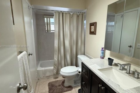 Condo in Lauderdale Lakes, Florida, 1 bedroom  № 1705292 - photo 22