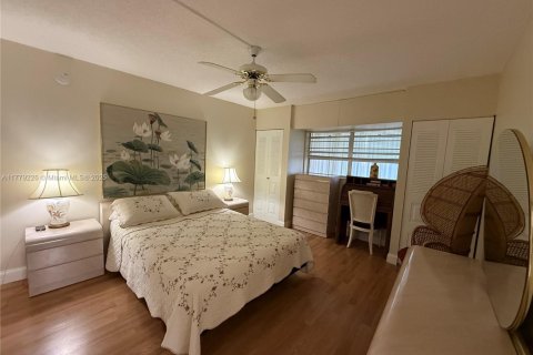 Condo in Lauderdale Lakes, Florida, 1 bedroom  № 1705292 - photo 17