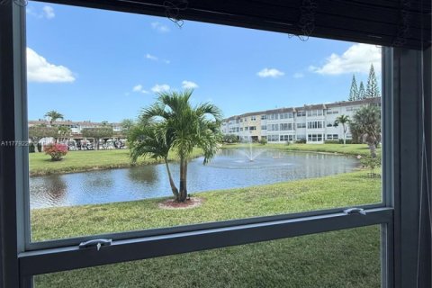 Condo in Lauderdale Lakes, Florida, 1 bedroom  № 1705292 - photo 14