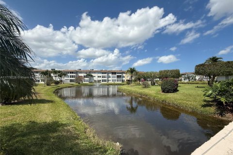 Condo in Lauderdale Lakes, Florida, 1 bedroom  № 1705292 - photo 24