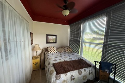 Condo in Lauderdale Lakes, Florida, 1 bedroom  № 1705292 - photo 12
