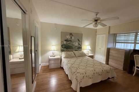 Condo in Lauderdale Lakes, Florida, 1 bedroom  № 1705292 - photo 16