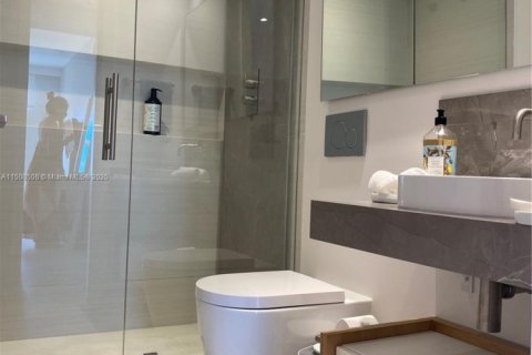 Condo in Key Biscayne, Florida, 2 bedrooms № 1764975 - photo 12