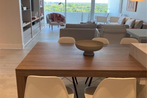 Condo in Key Biscayne, Florida, 2 bedrooms № 1764975 - photo 25