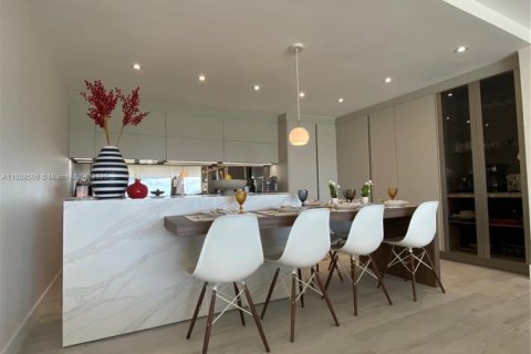 Condo in Key Biscayne, Florida, 2 bedrooms № 1764975 - photo 3