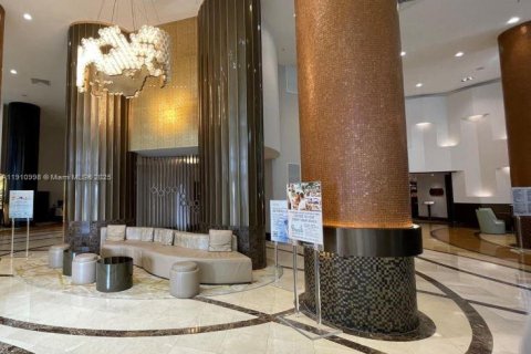 Condominio en venta en Sunny Isles Beach, Florida, 51.19 m2 № 1967479 - foto 14