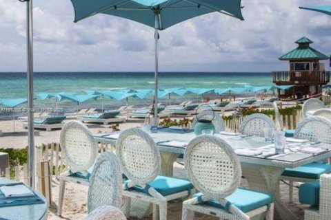Condominio en venta en Sunny Isles Beach, Florida, 51.19 m2 № 1967479 - foto 11