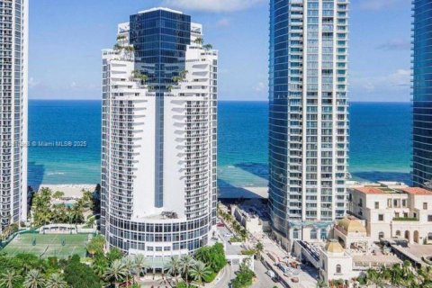 Condominio en venta en Sunny Isles Beach, Florida, 51.19 m2 № 1967479 - foto 9