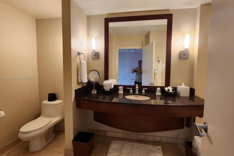 Condominio en venta en Sunny Isles Beach, Florida, 51.19 m2 № 1967479 - foto 4