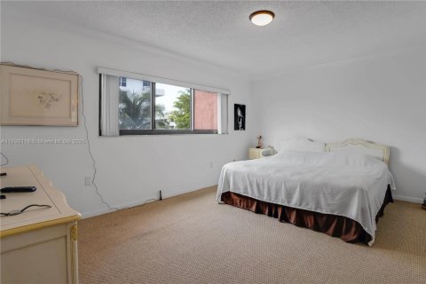 Condominio en venta en Miami Beach, Florida, 2 dormitorios, 109.16 m2 № 1863369 - foto 5
