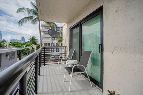 Condominio en venta en Miami Beach, Florida, 2 dormitorios, 109.16 m2 № 1863369 - foto 24